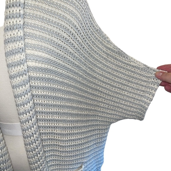 Madewell Women's Cardigan Size S Gray & White Short Sleeve Front Pockets - Picture 4 of 10